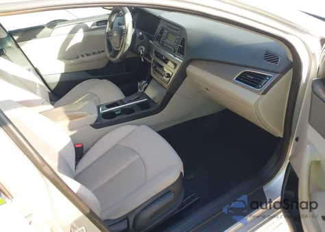 2017 Hyundai Sonata z USA, uszkodzony, nr VIN 5NPE24AF1HH517199